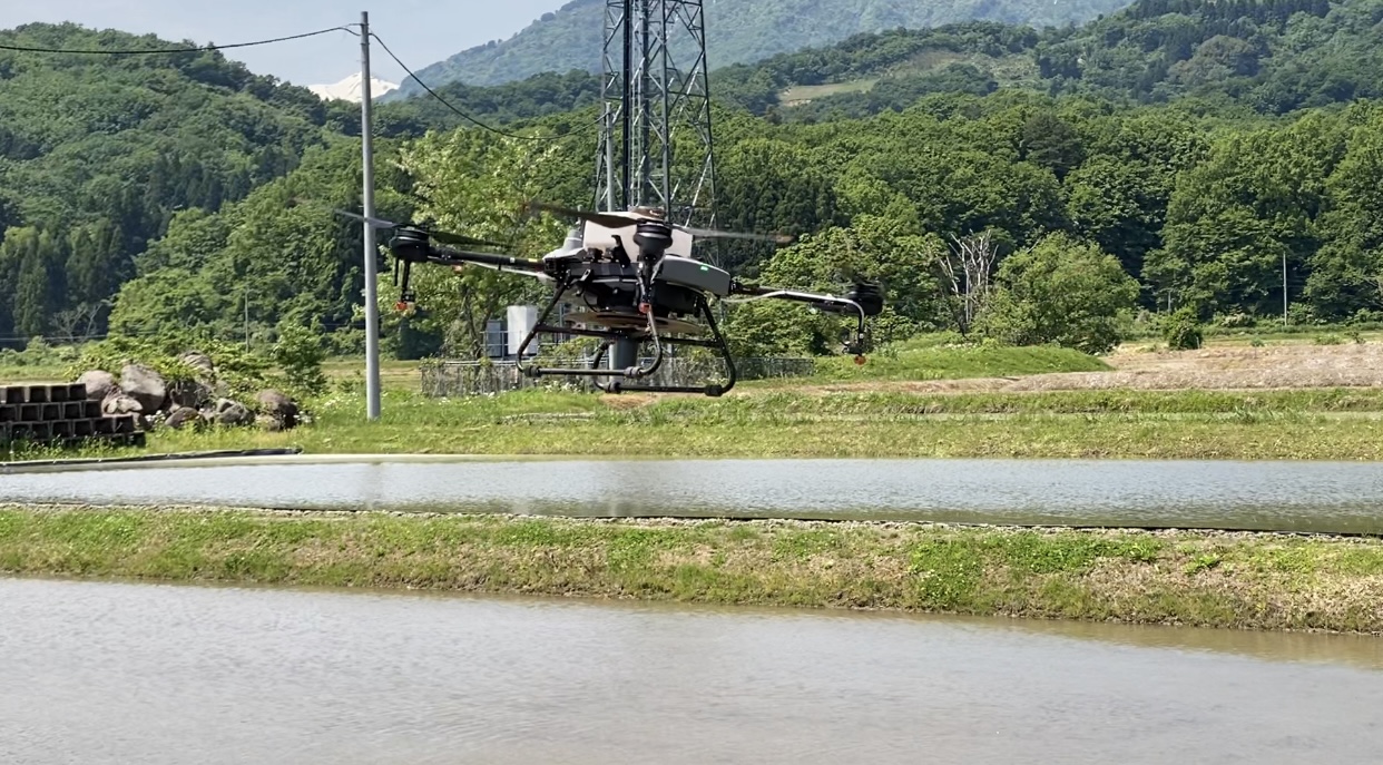 実際にドローン直播作業を行っている様子